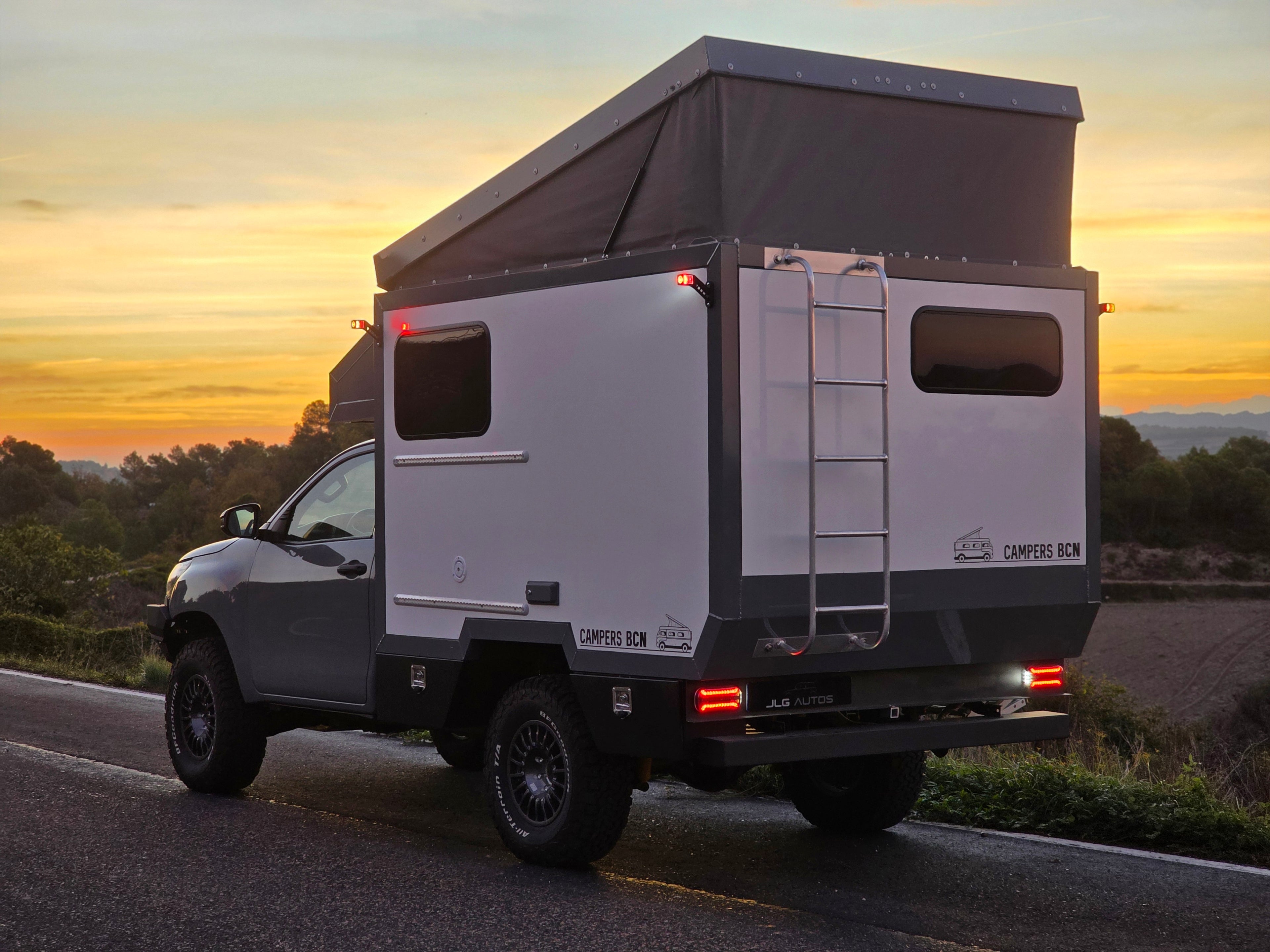 Toyota Hilux Camper off-road 2016 Ducha