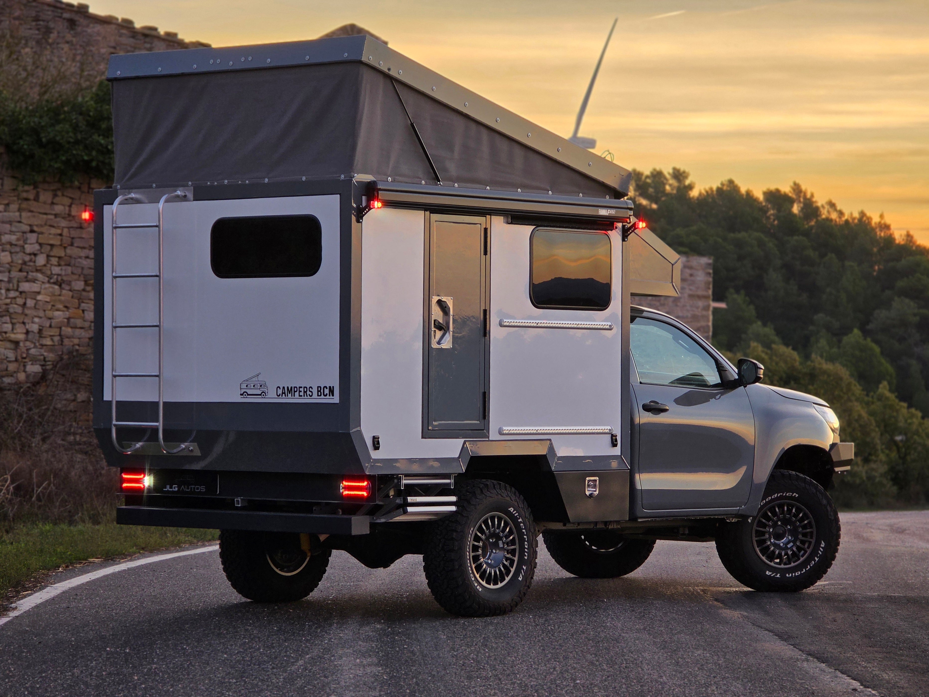 Toyota Hilux Camper off-road 2016 Ducha