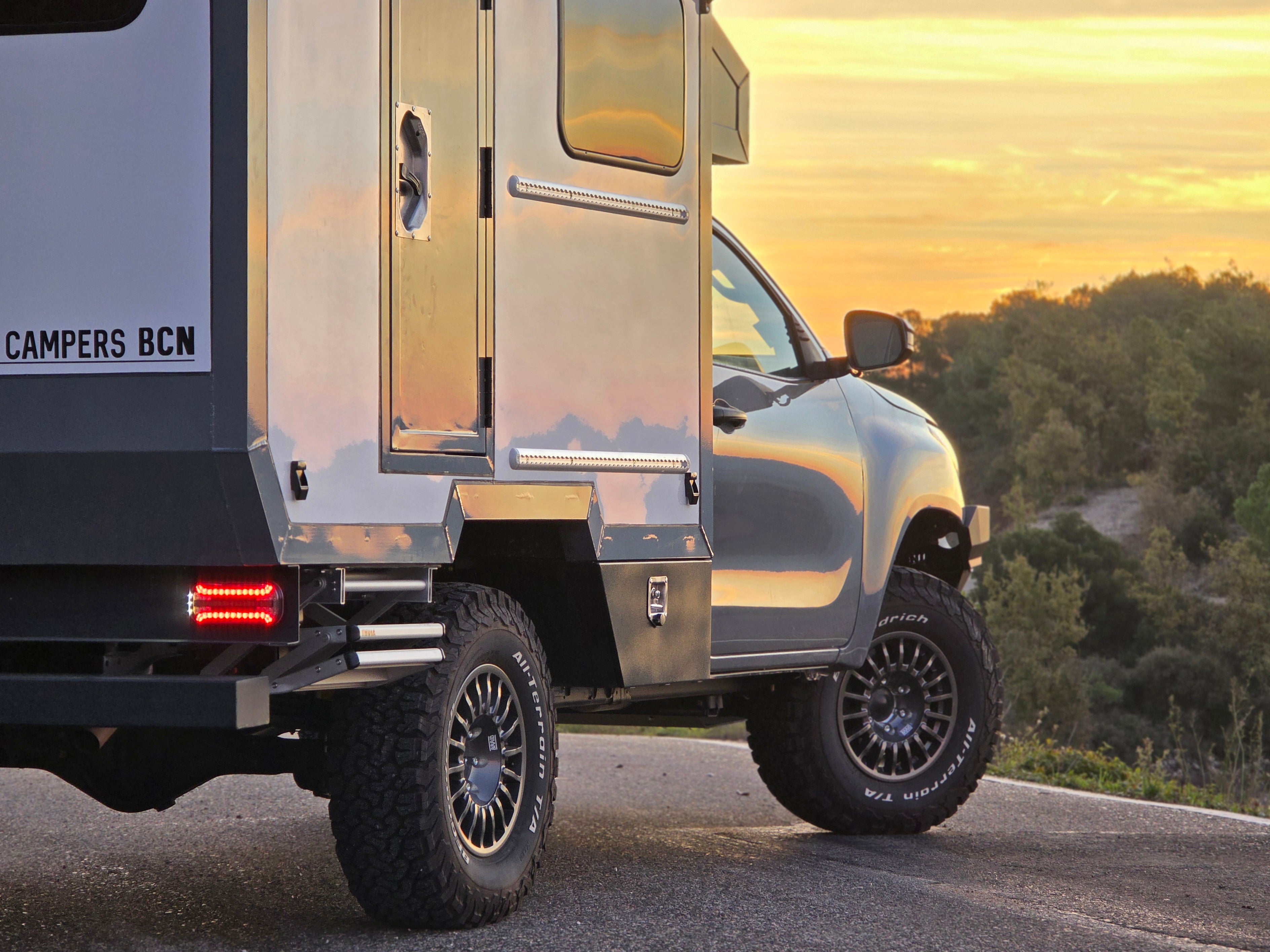 Toyota Hilux Camper off-road 2016 Ducha