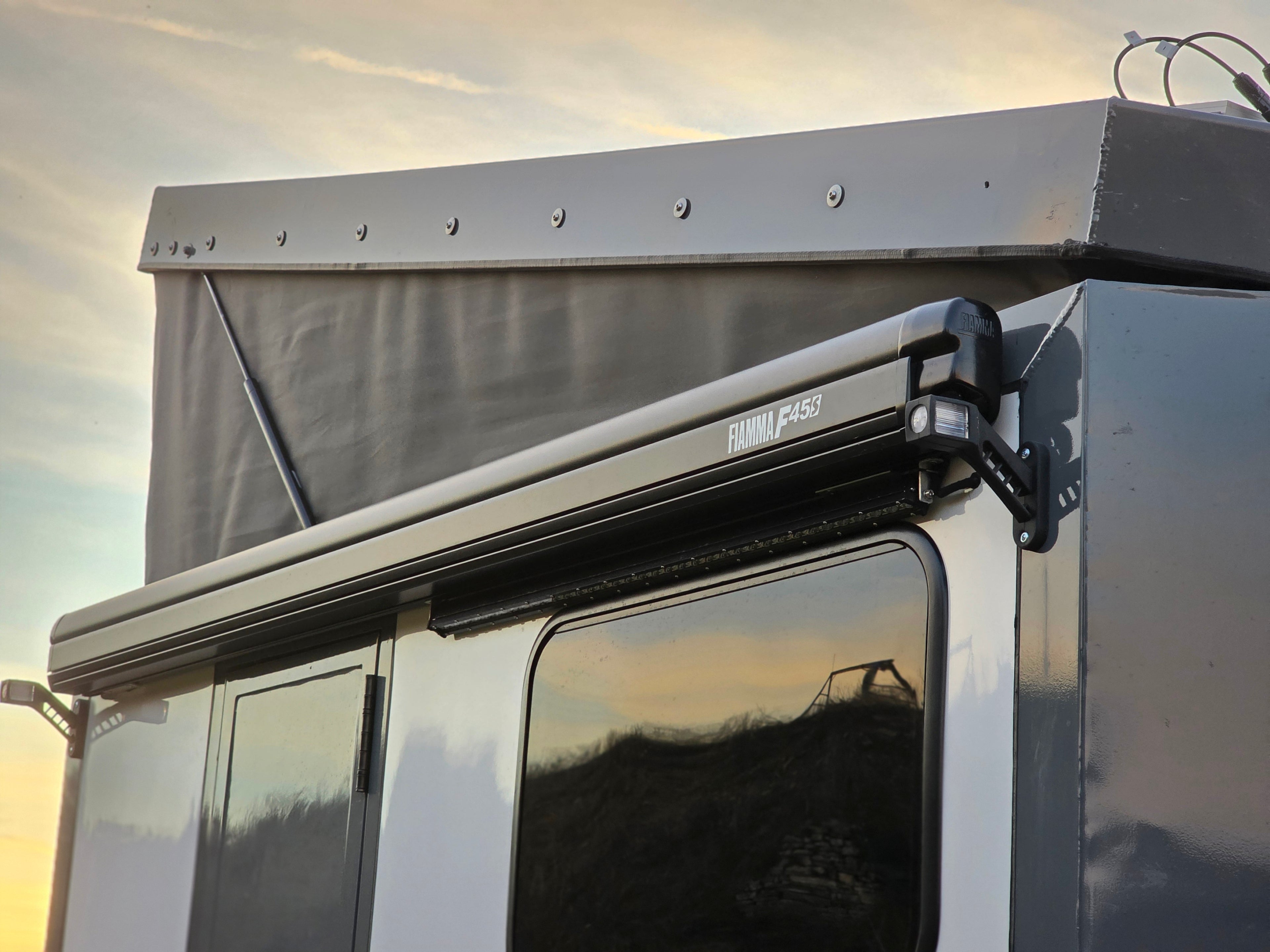 Toyota Hilux Camper off-road 2016 Ducha