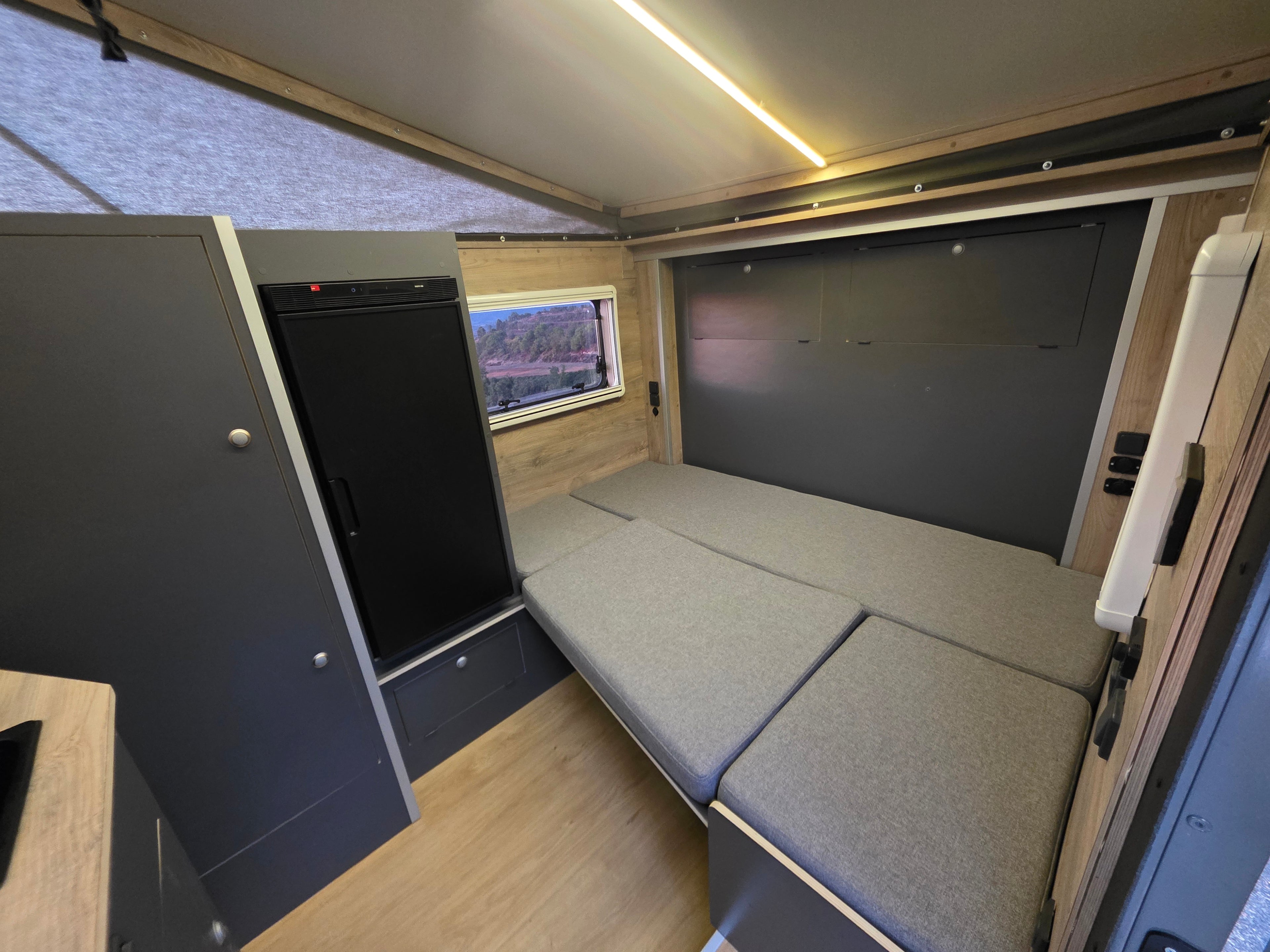 Toyota Hilux Camper off-road 2016 Ducha