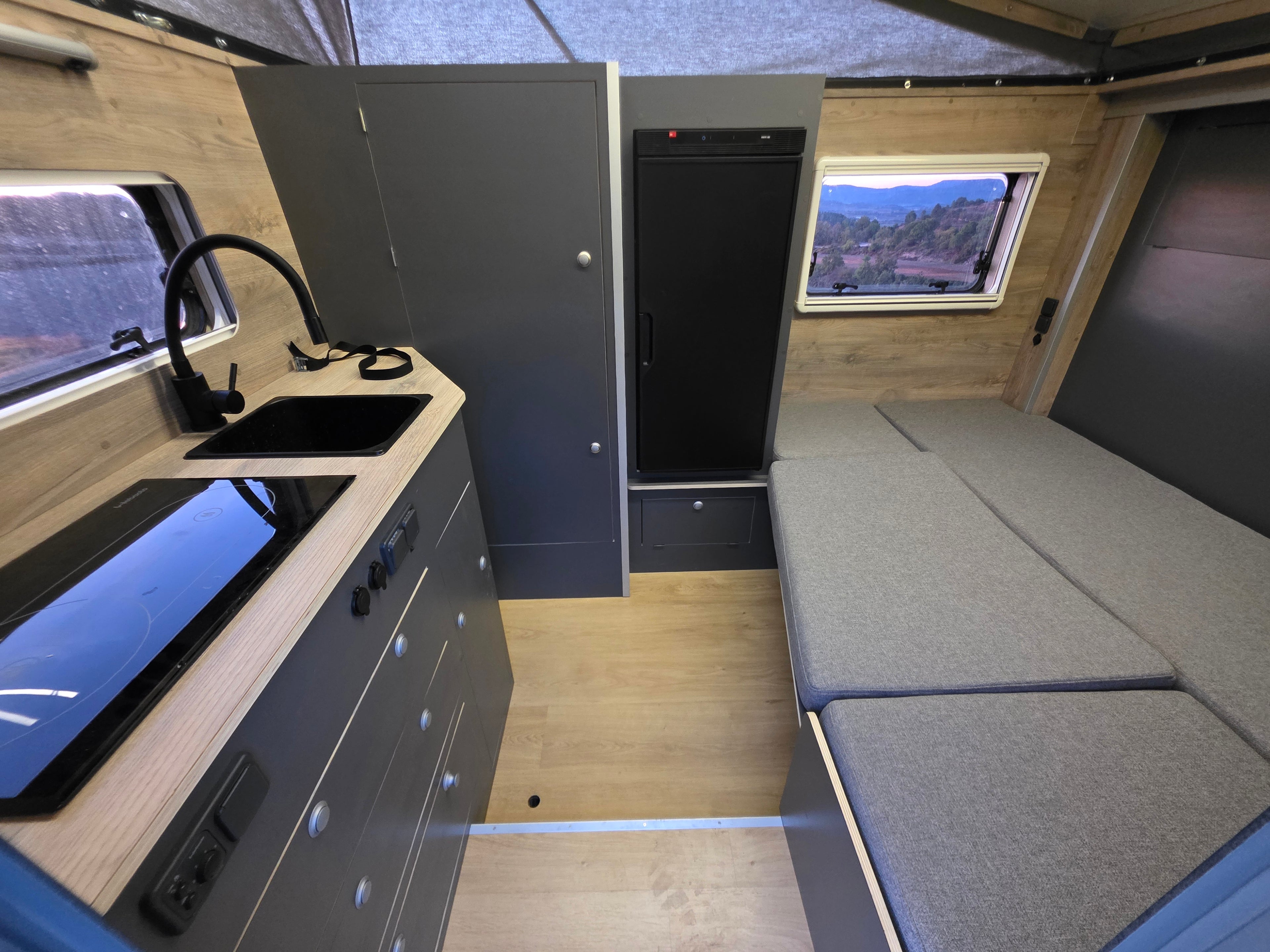 Toyota Hilux Camper off-road 2016 Ducha