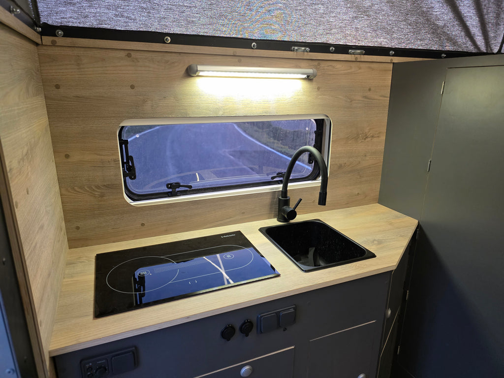 Toyota Hilux Camper off-road 2016 Ducha