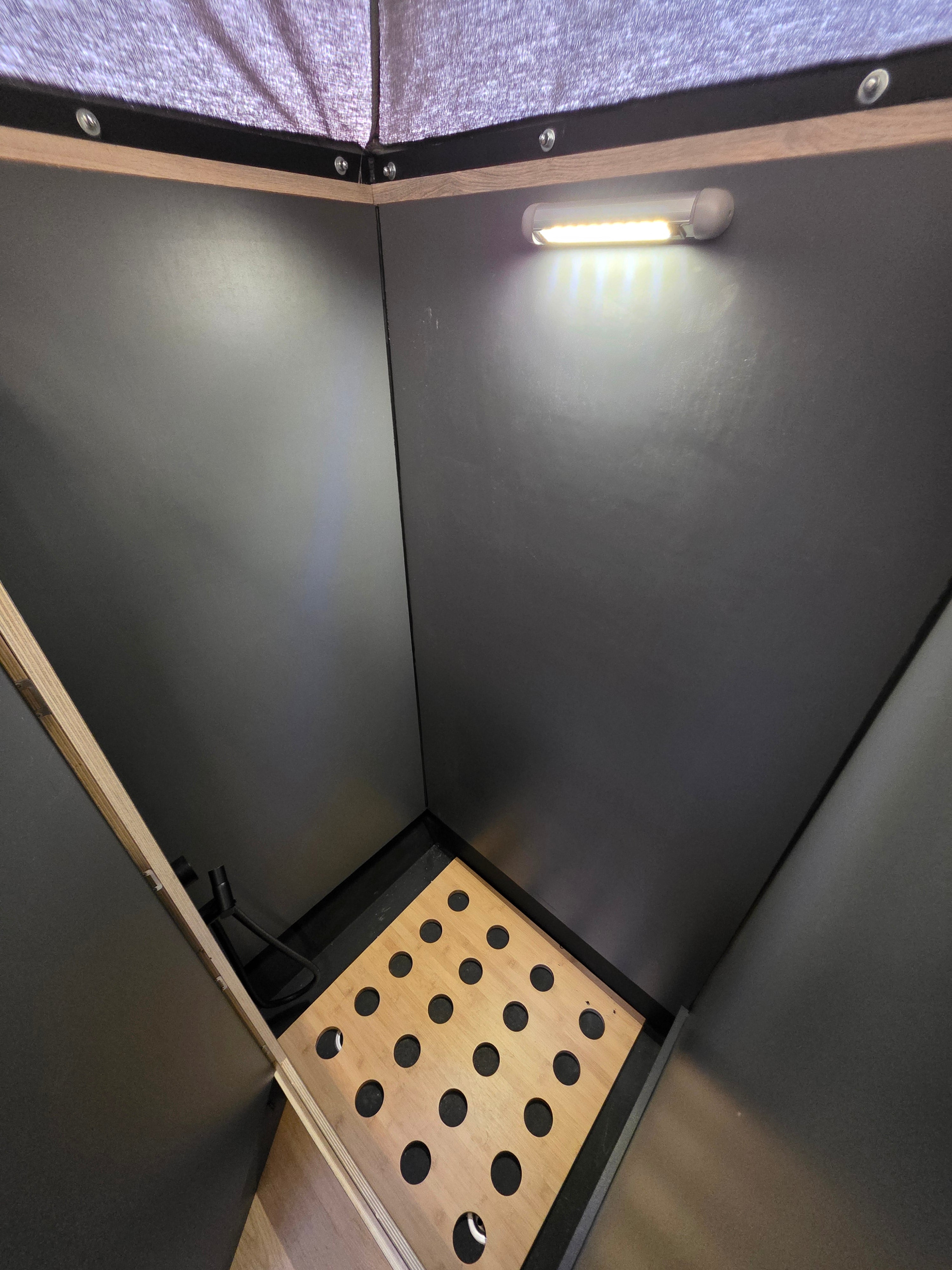 Toyota Hilux Camper off-road 2016 Ducha