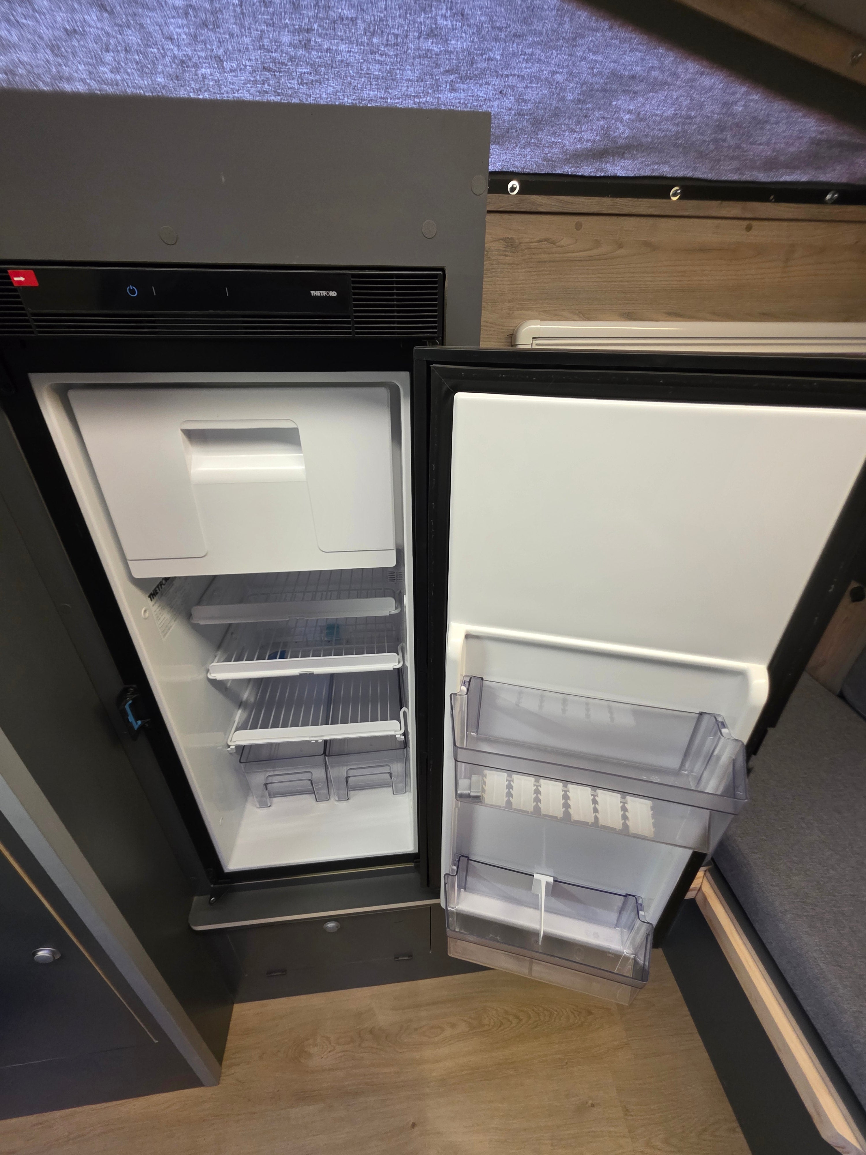 Toyota Hilux Camper off-road 2016 Ducha