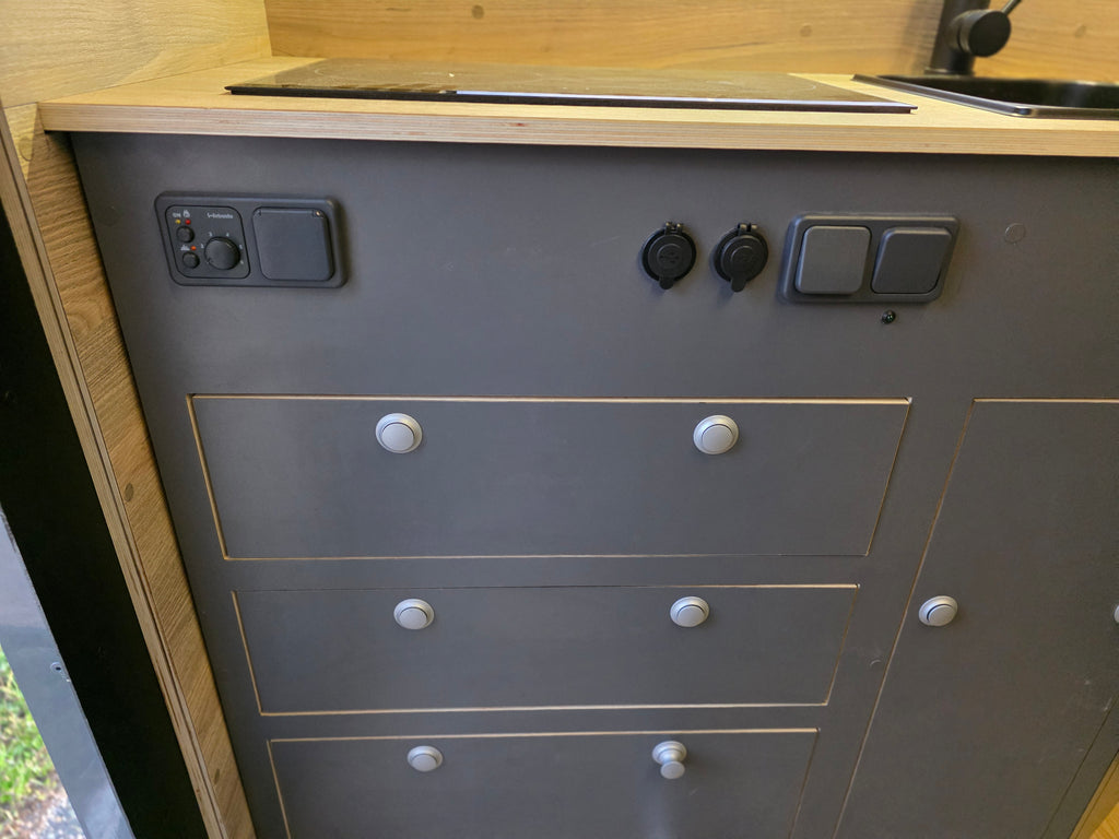 Toyota Hilux Camper off-road 2016 Ducha