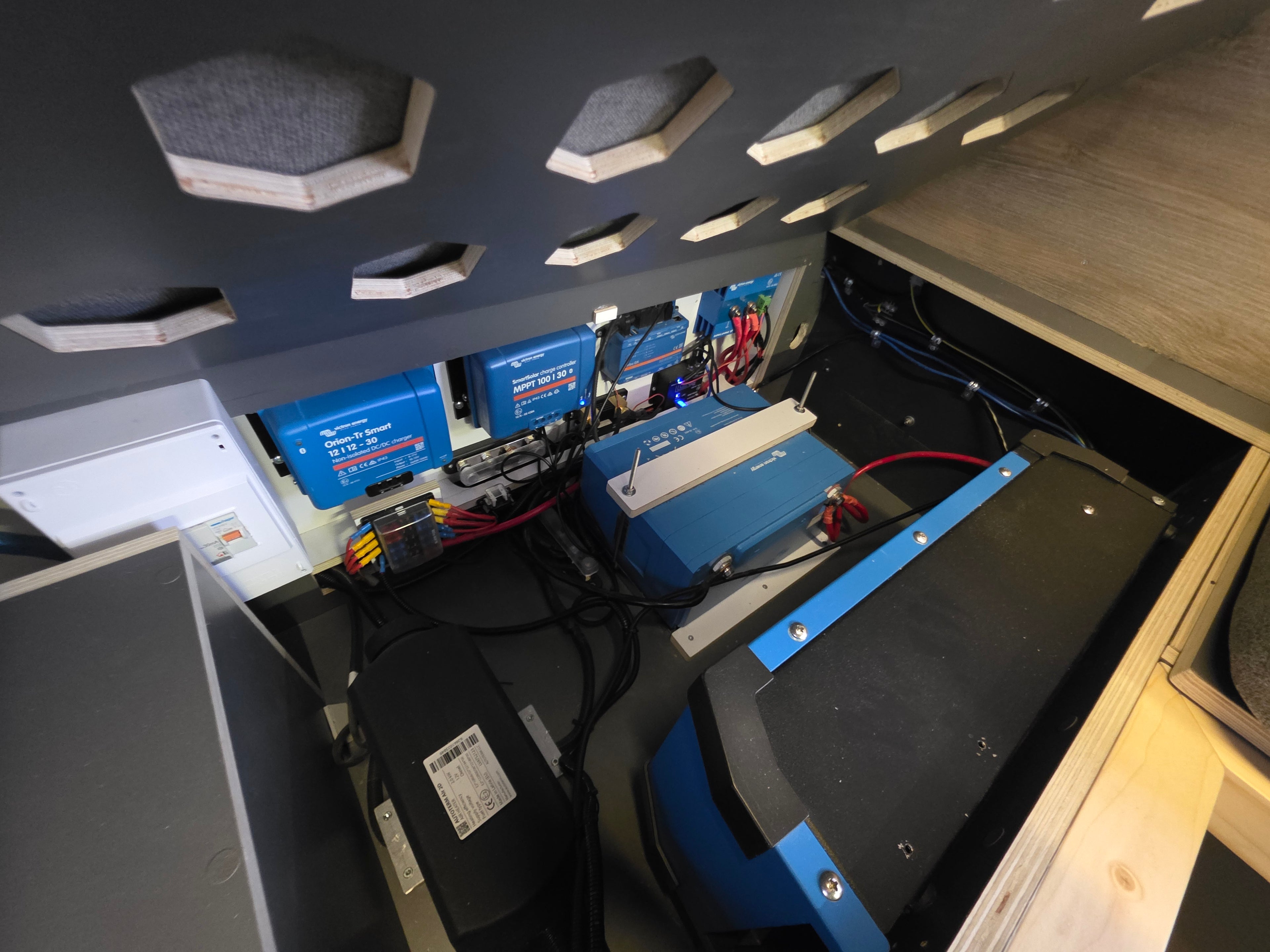 Toyota Hilux Camper off-road 2016 Ducha