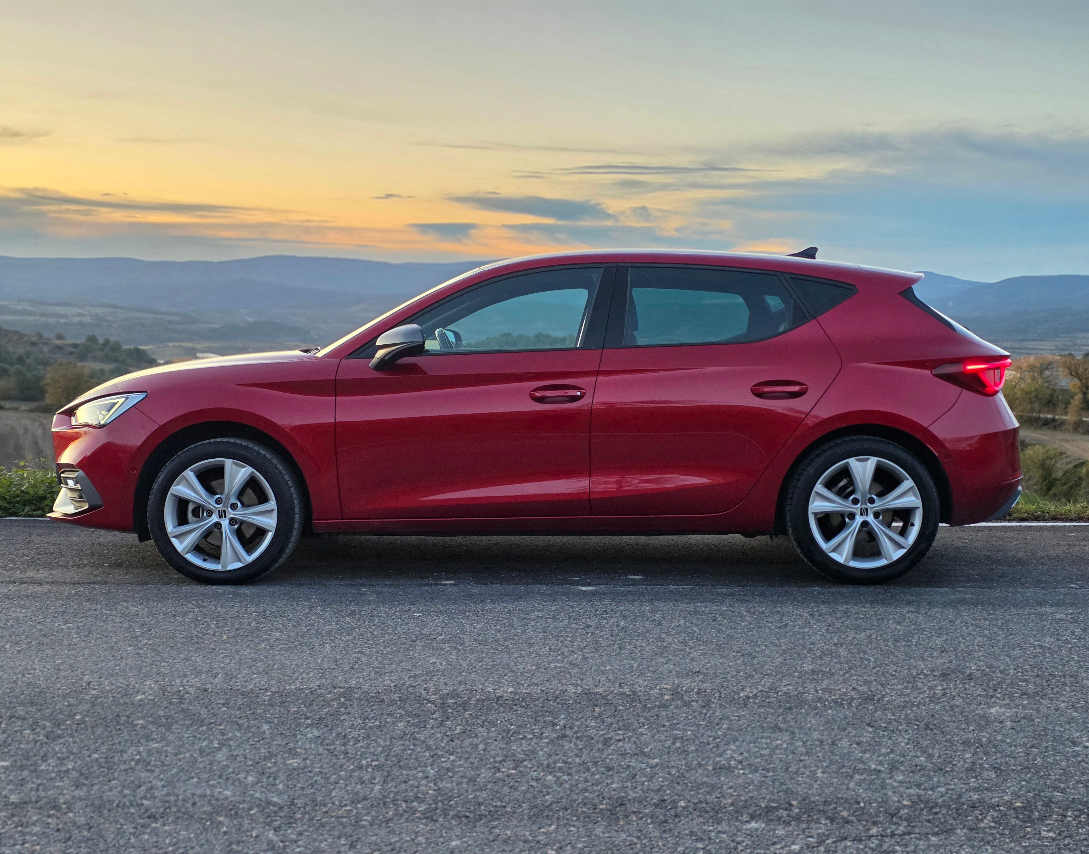 SEAT Leon 2024 FR · 1.0 TSI · Nacional