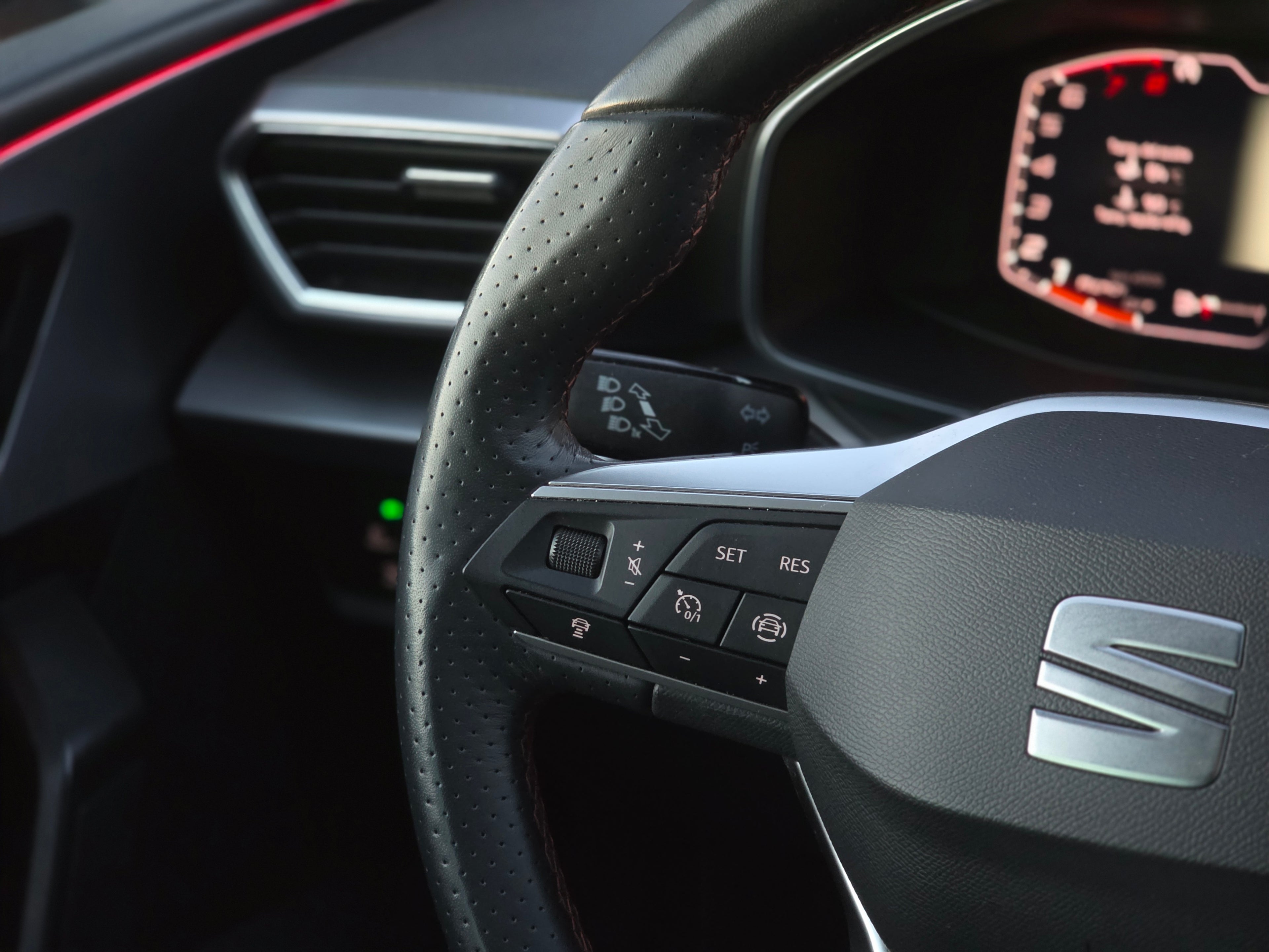 SEAT Leon 2024 FR · 1.0 TSI · Nacional