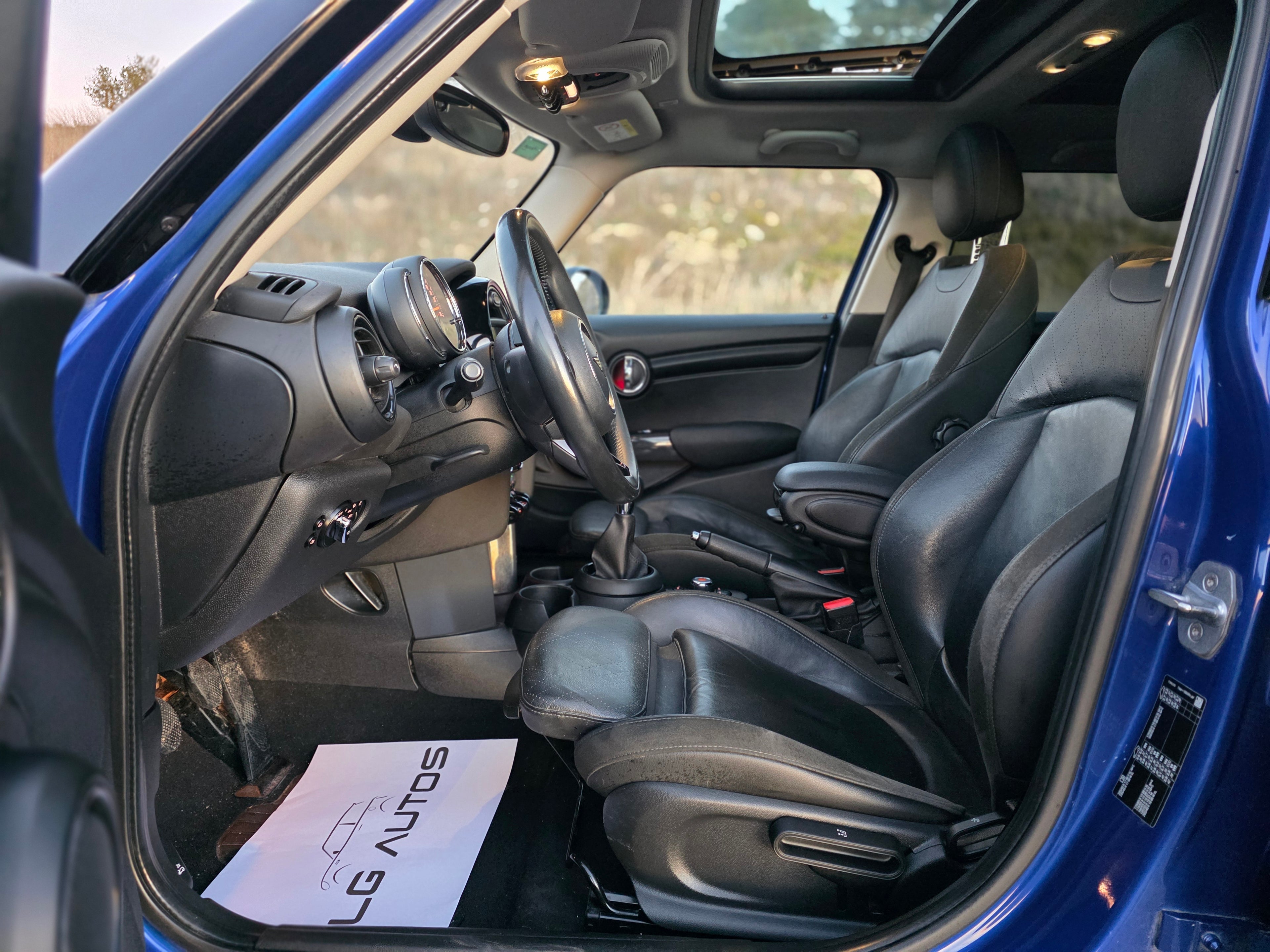 MINI Cooper 5p • 136CV • Panorámico • LED