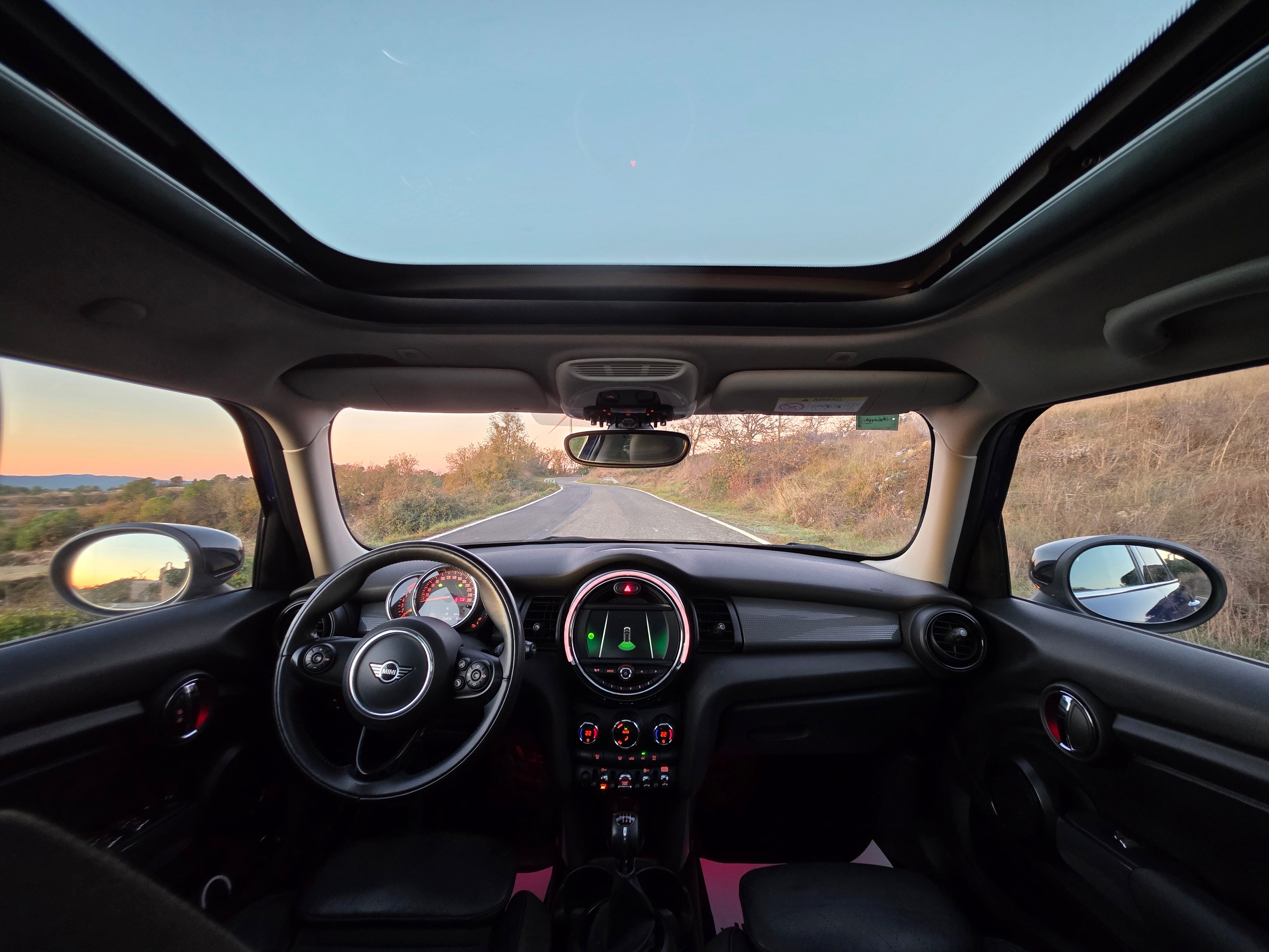 MINI Cooper 5p • 136CV • Panorámico • LED