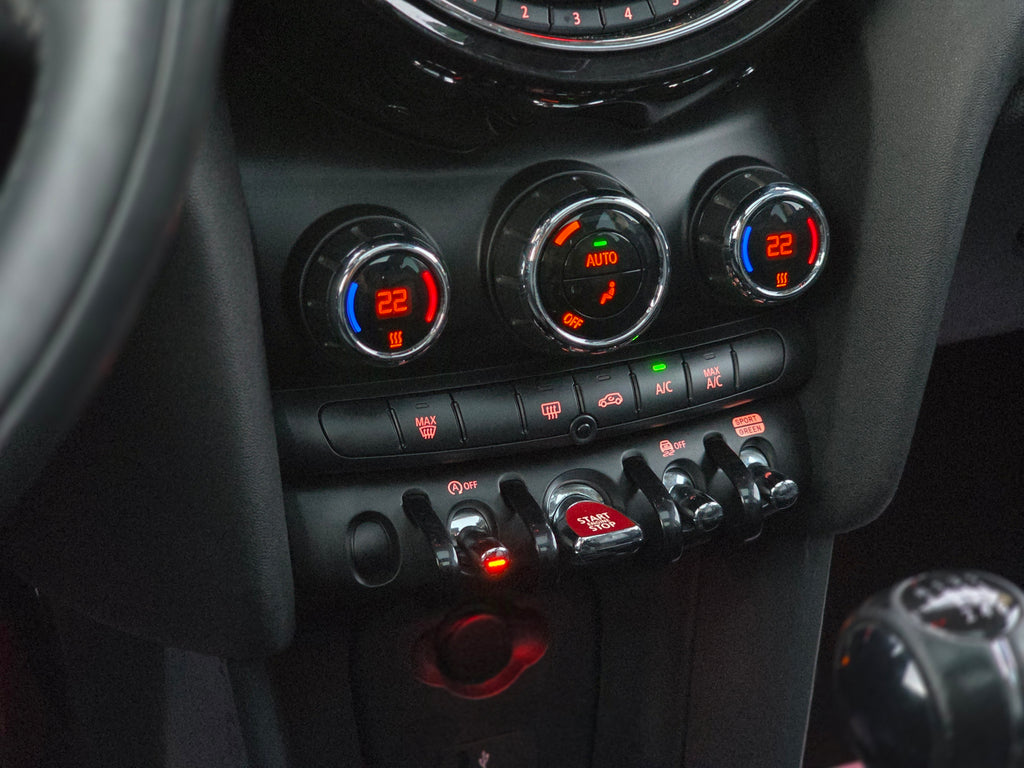 MINI Cooper 5p • 136CV • Panorámico • LED