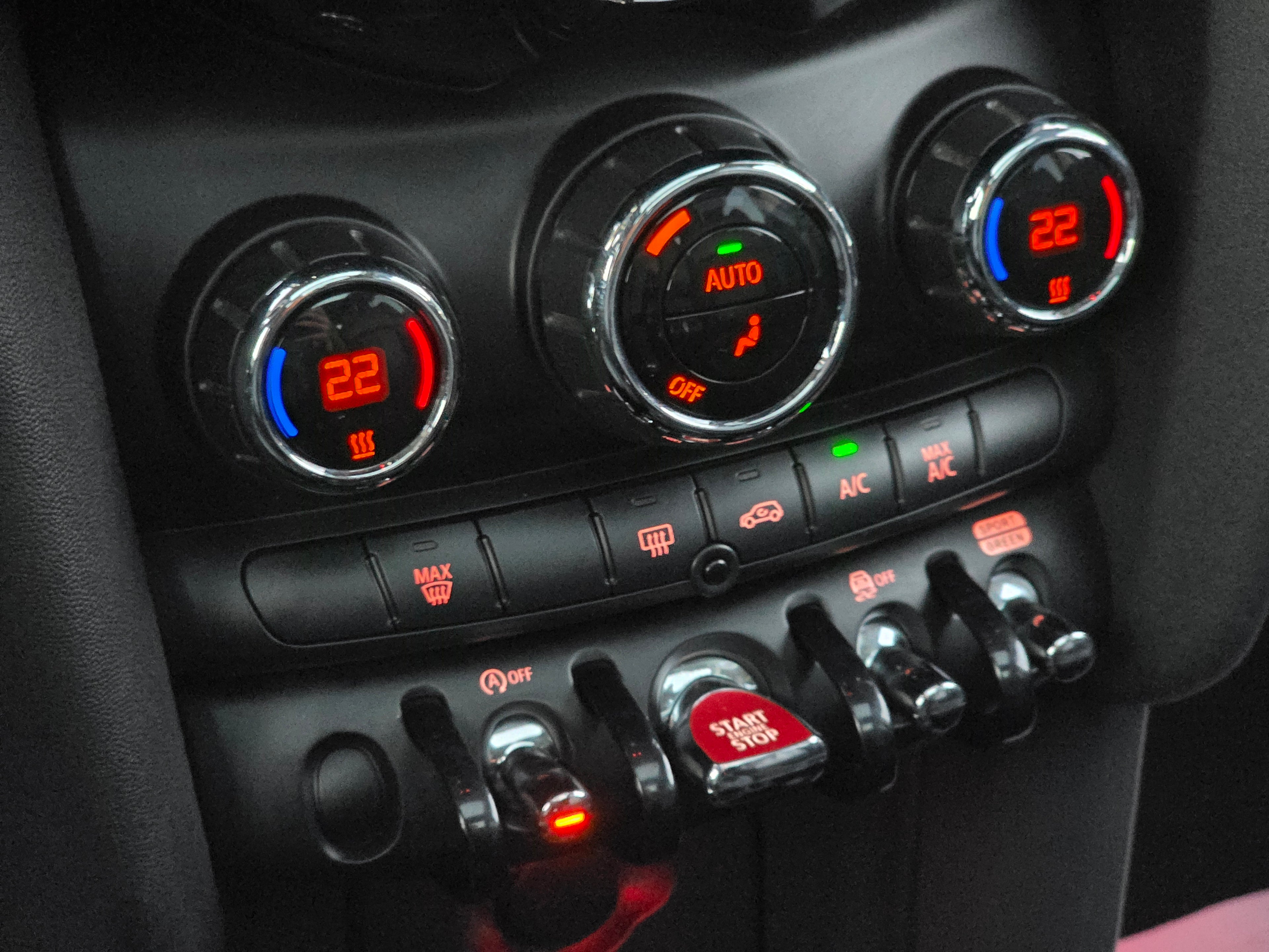 MINI Cooper 5p • 136CV • Panorámico • LED