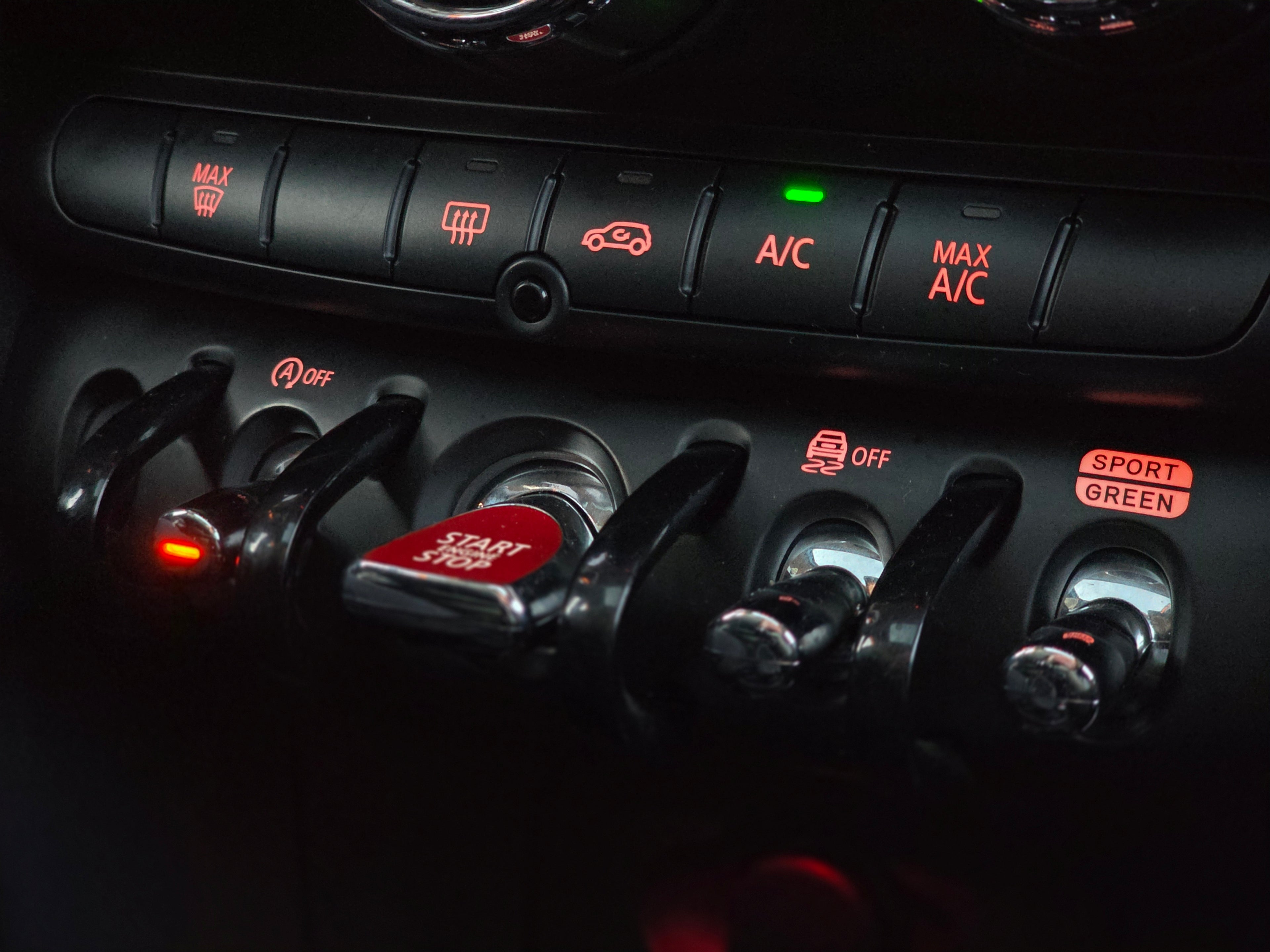 MINI Cooper 5p • 136CV • Panorámico • LED