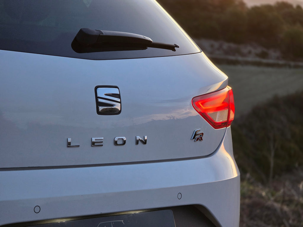 SEAT León 2.0 TDI DSG · Full LED · Techo Solar · 2015