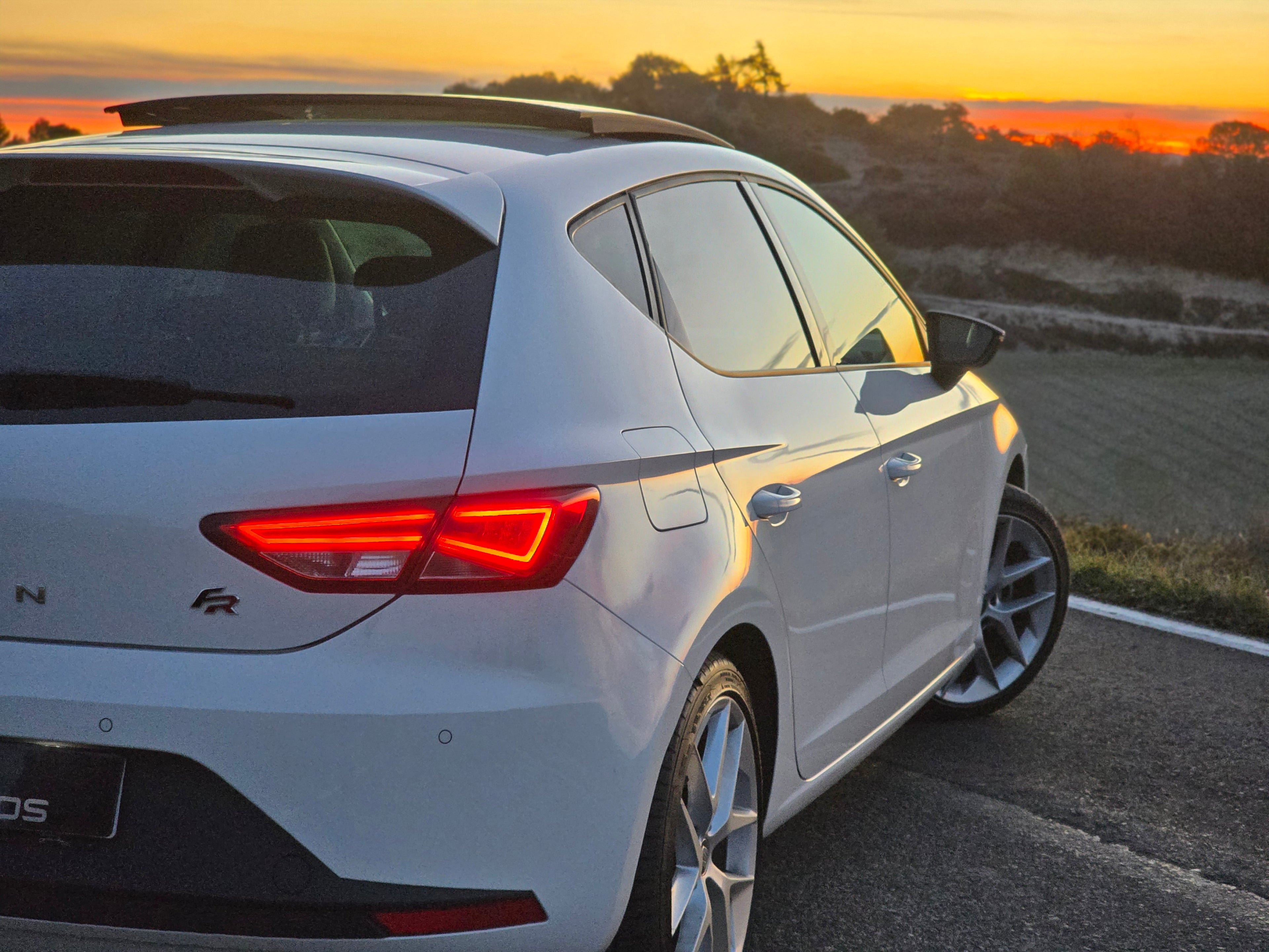 SEAT León 2.0 TDI DSG · Full LED · Techo Solar · 2015