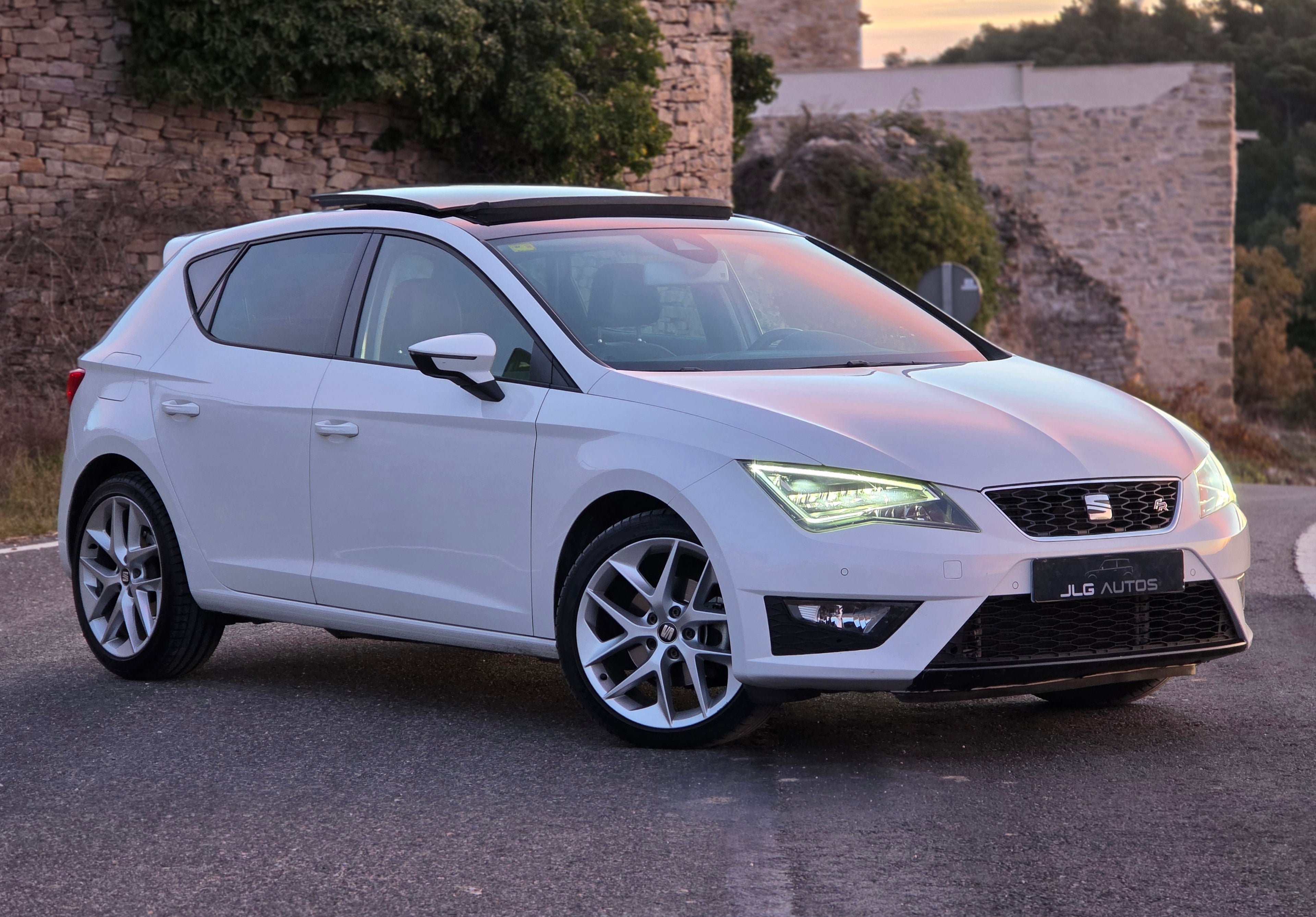 SEAT León 2.0 TDI DSG · Full LED · Techo Solar · 2015