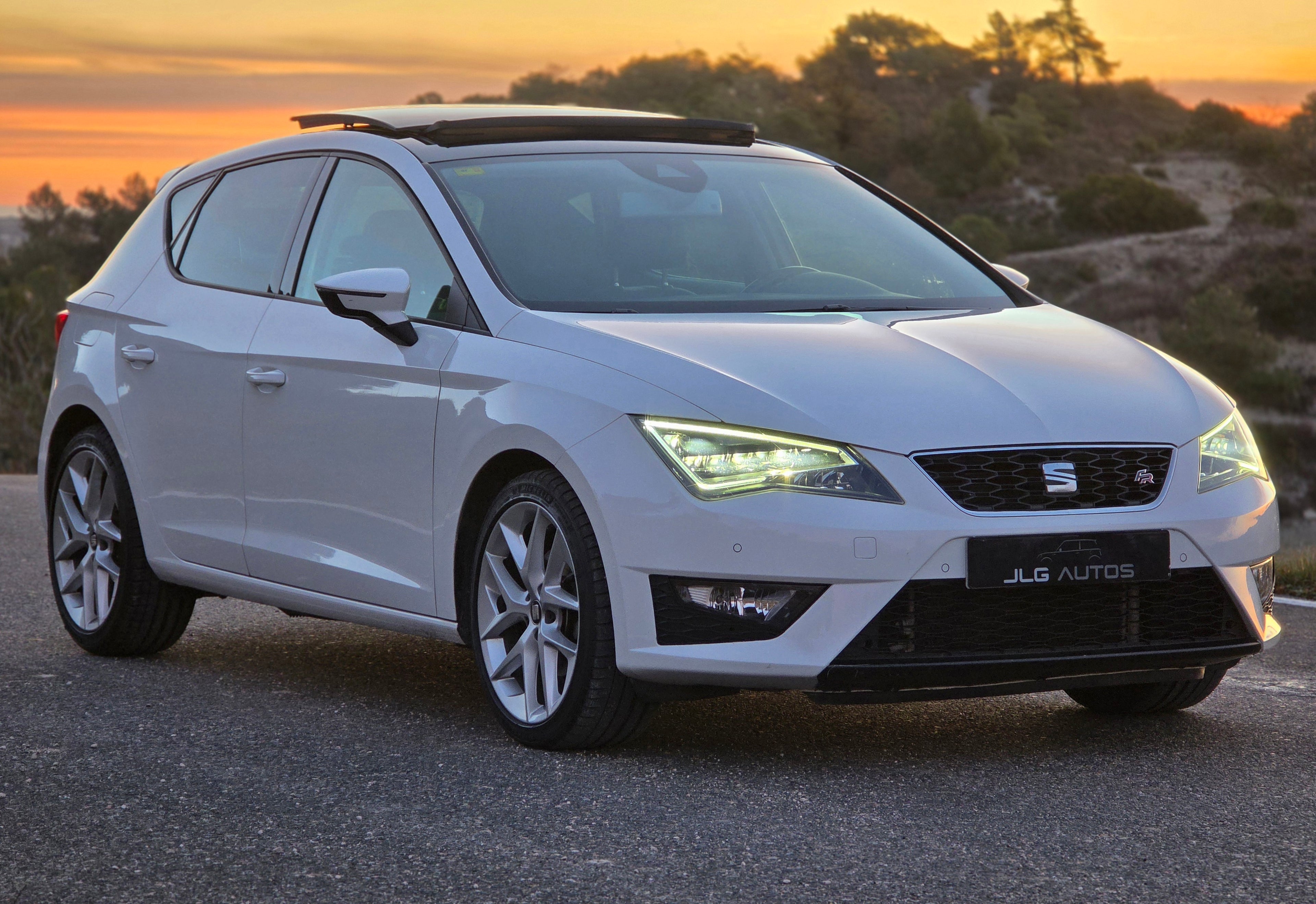 SEAT León 2.0 TDI DSG · Full LED · Techo Solar · 2015