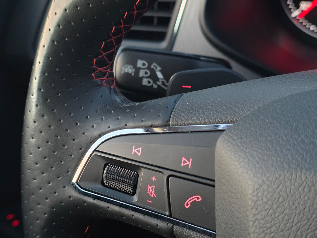 SEAT León 2.0 TDI DSG · Full LED · Techo Solar · 2015