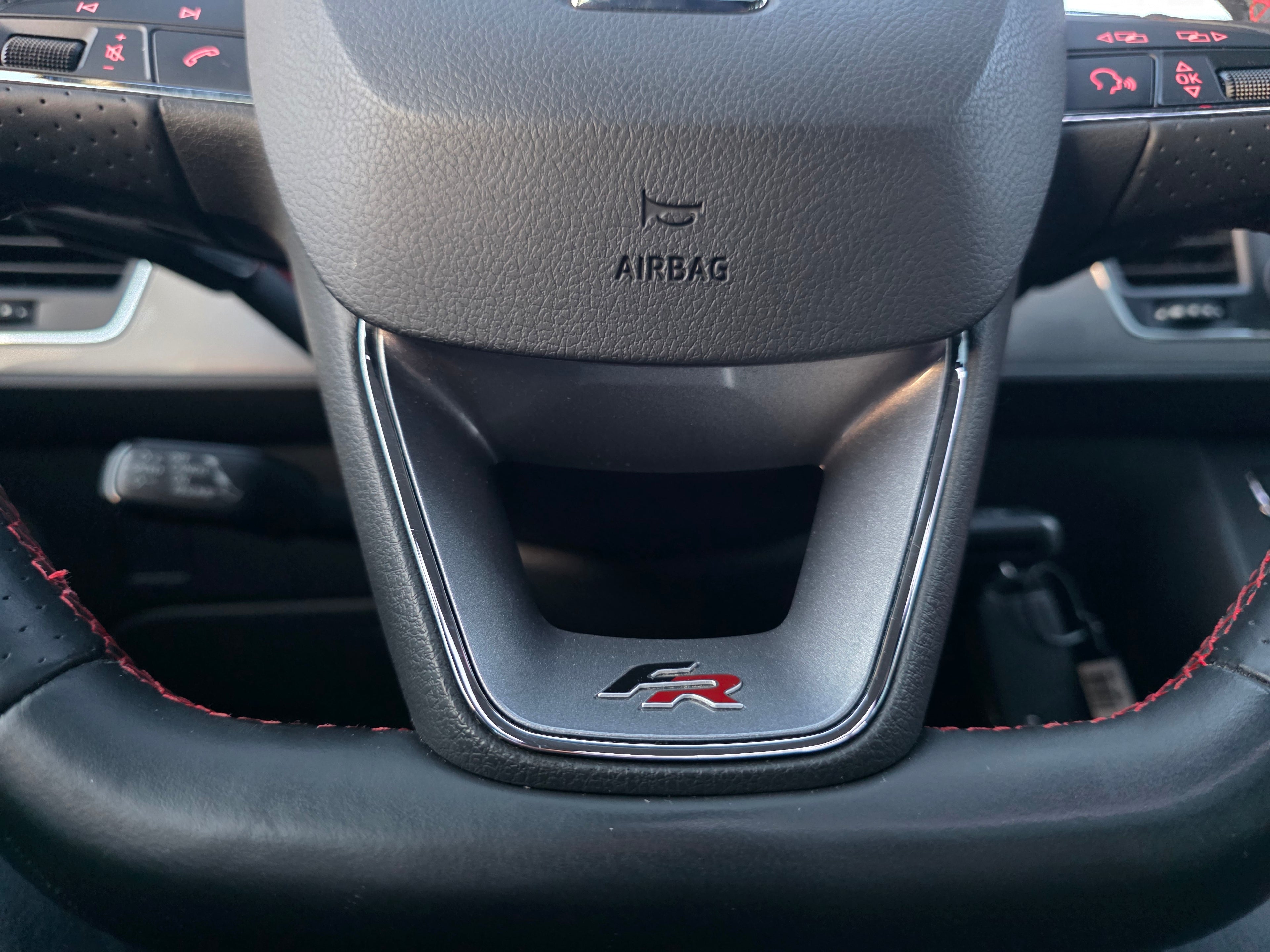 SEAT León 2.0 TDI DSG · Full LED · Techo Solar · 2015