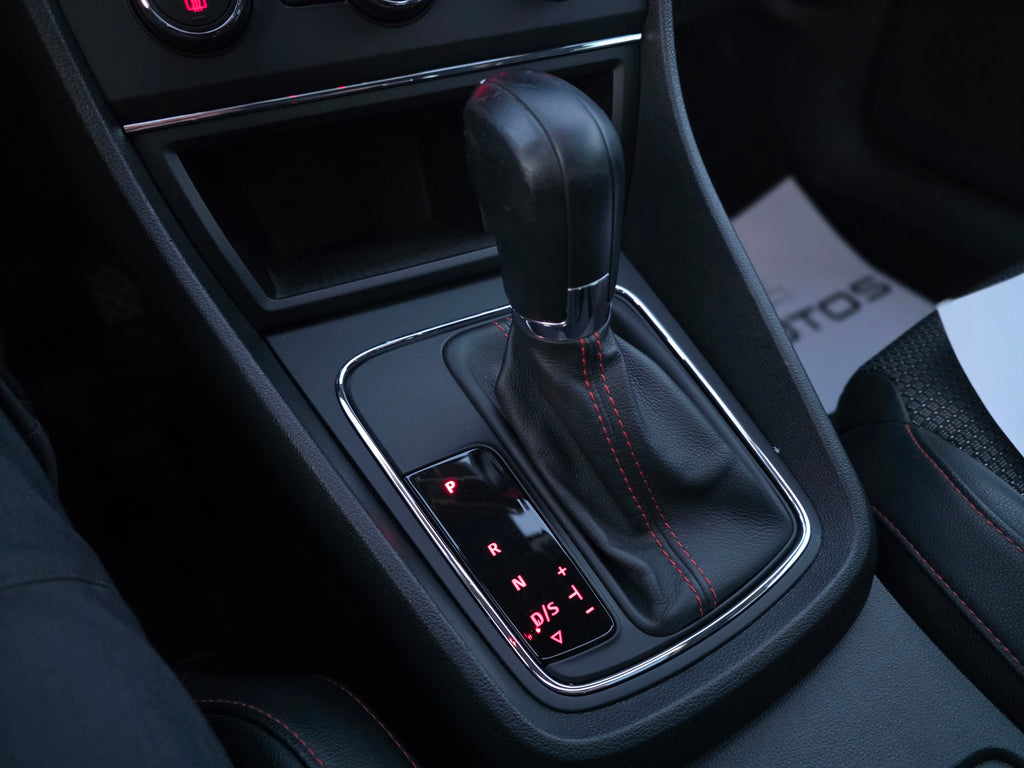 SEAT León 2.0 TDI DSG · Full LED · Techo Solar · 2015