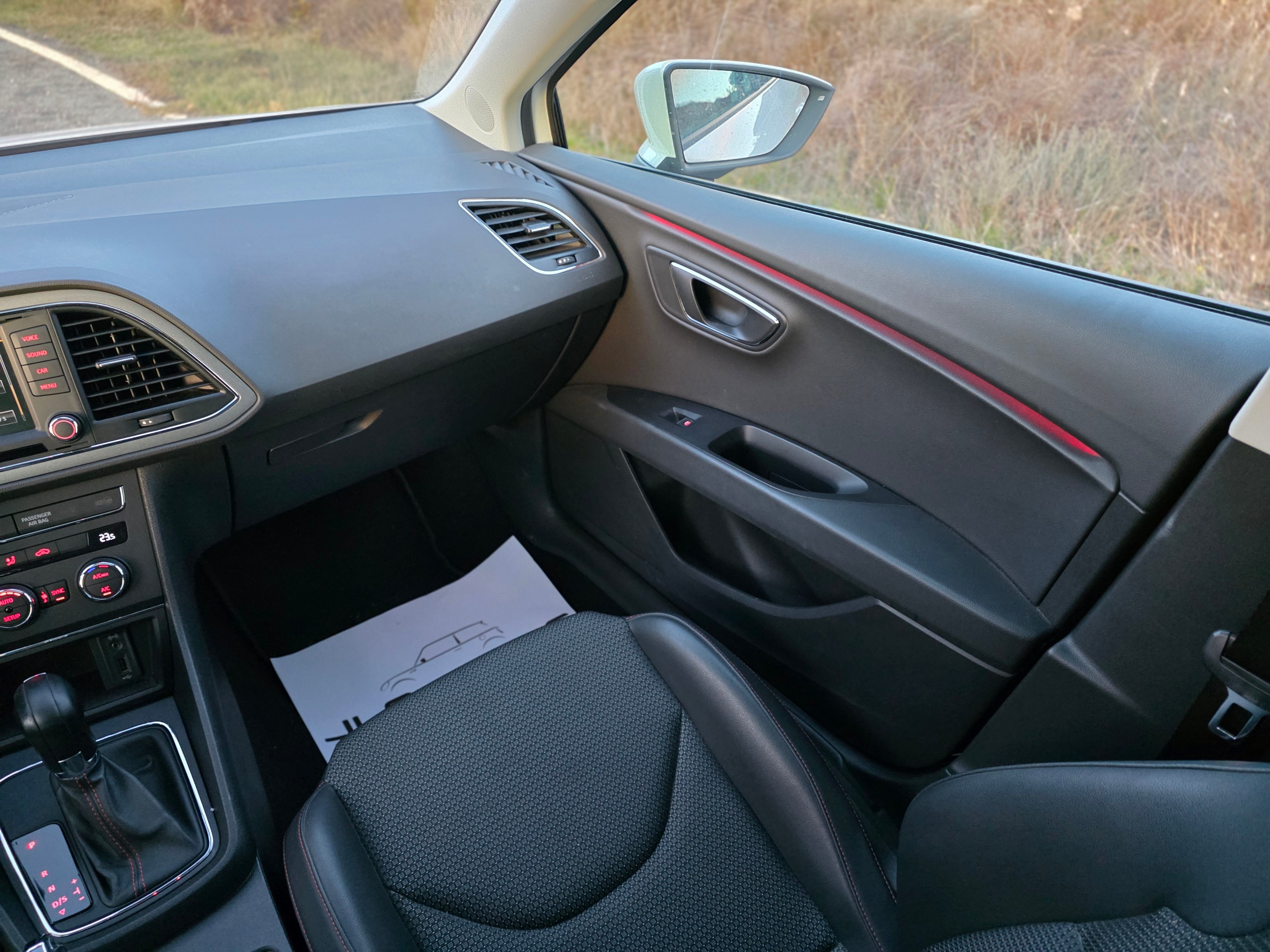 SEAT León 2.0 TDI DSG · Full LED · Techo Solar · 2015