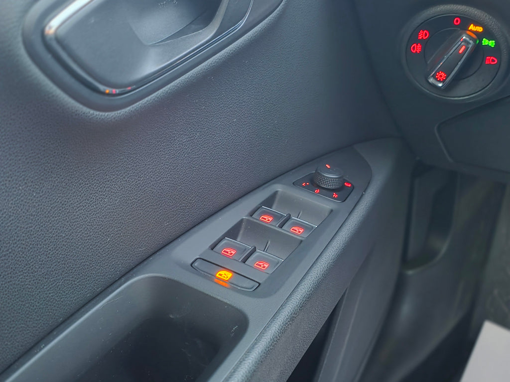 SEAT León 2.0 TDI DSG · Full LED · Techo Solar · 2015