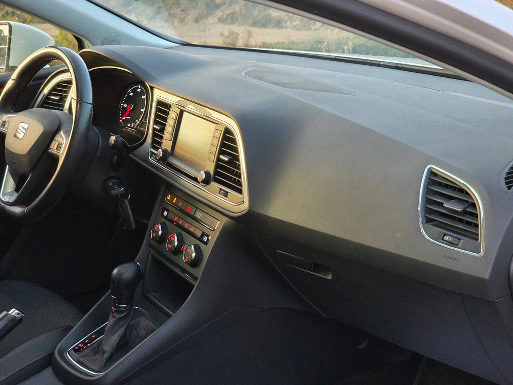 SEAT León 2.0 TDI DSG · Full LED · Techo Solar · 2015