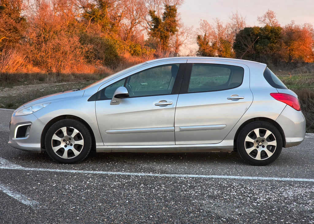 Peugeot 308 1.6 HDi 92 CV – Año 2011