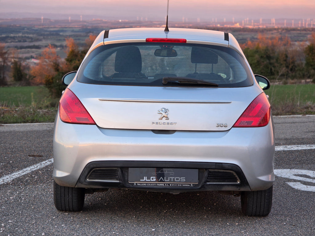 Peugeot 308 1.6 HDi 92 CV – Año 2011