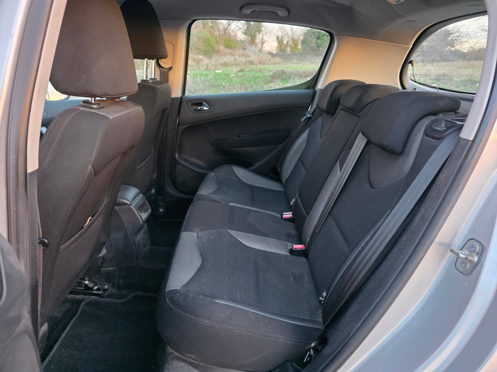 Peugeot 308 1.6 HDi 92 CV – Año 2011