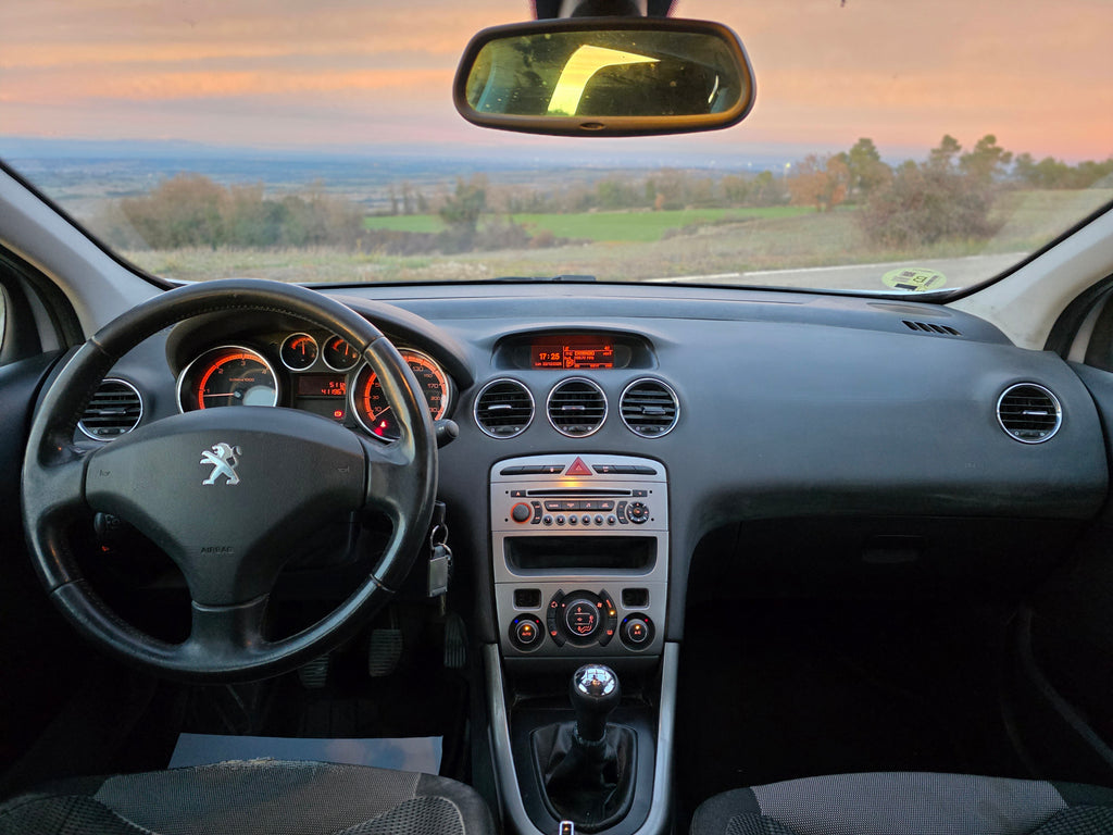 Peugeot 308 1.6 HDi 92 CV – Año 2011