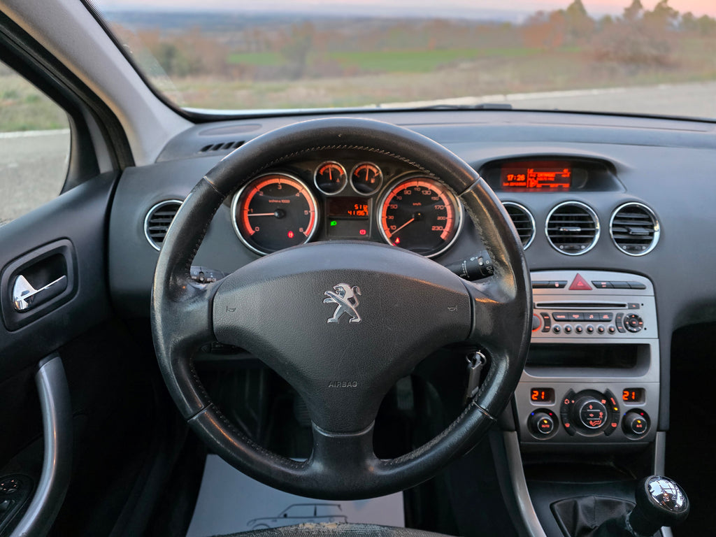 Peugeot 308 1.6 HDi 92 CV – Año 2011