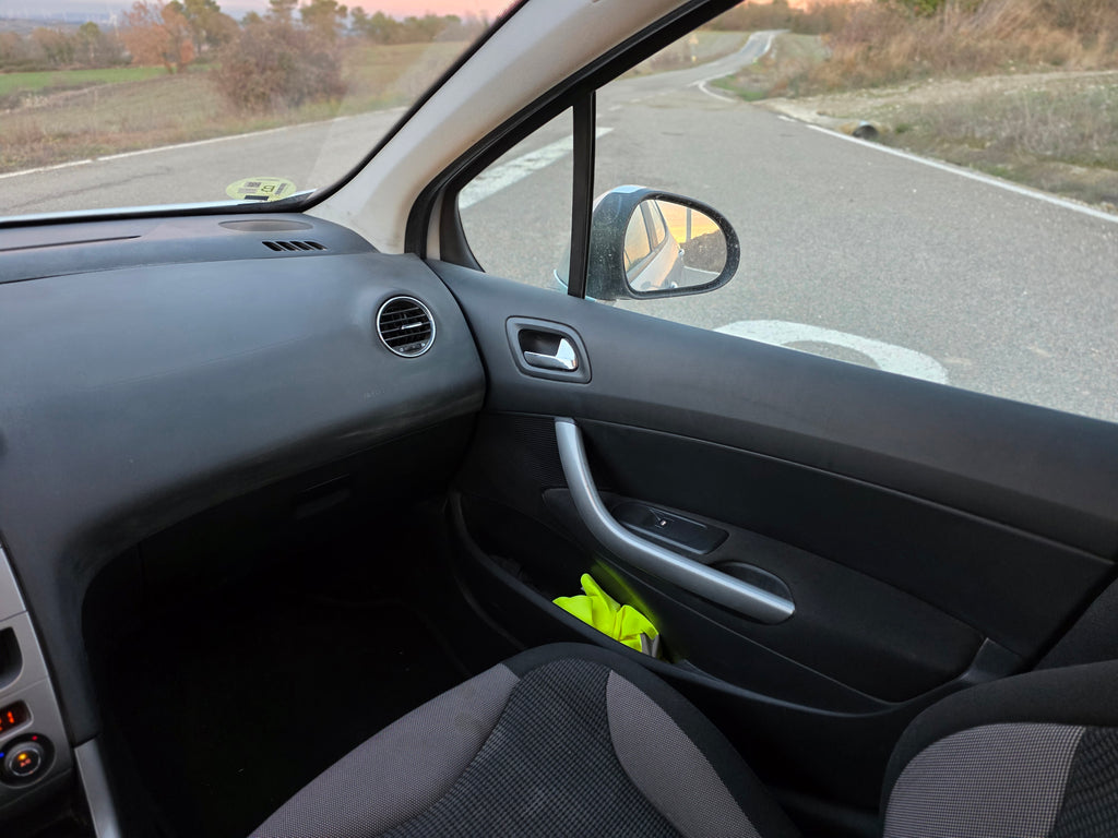 Peugeot 308 1.6 HDi 92 CV – Año 2011