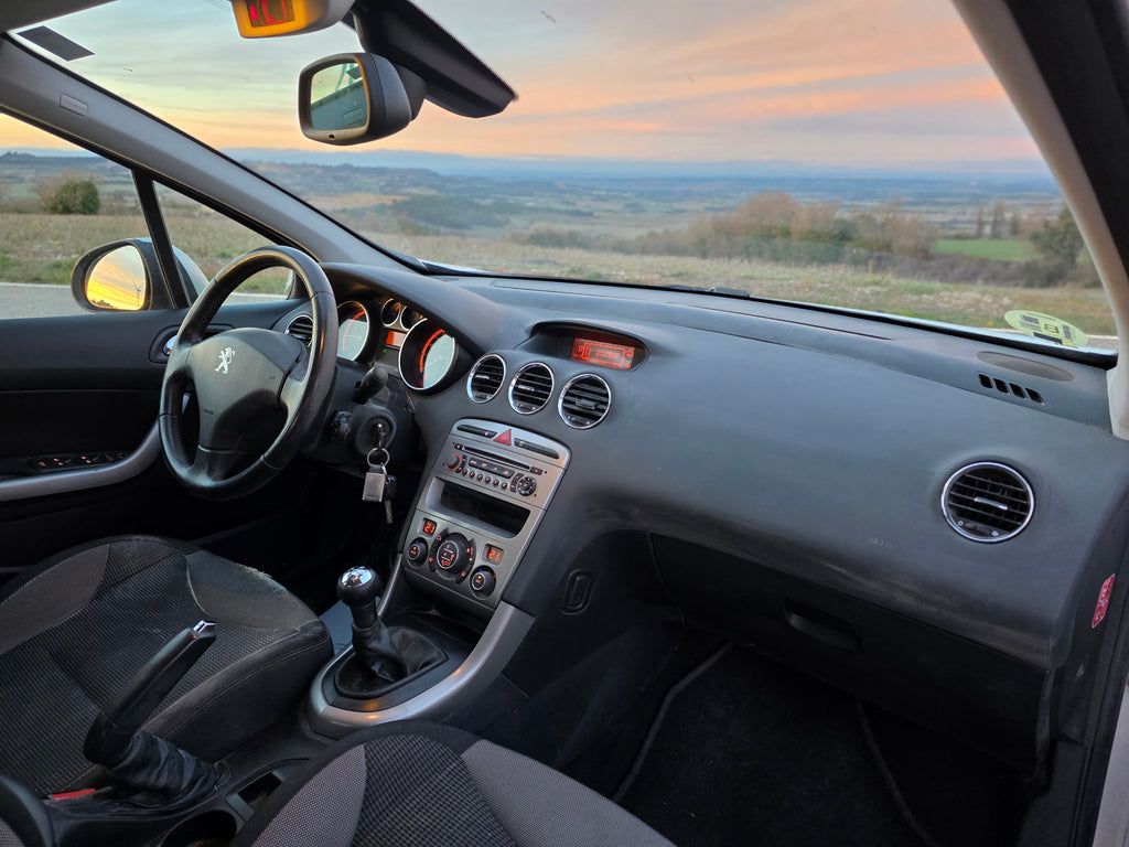 Peugeot 308 1.6 HDi 92 CV – Año 2011