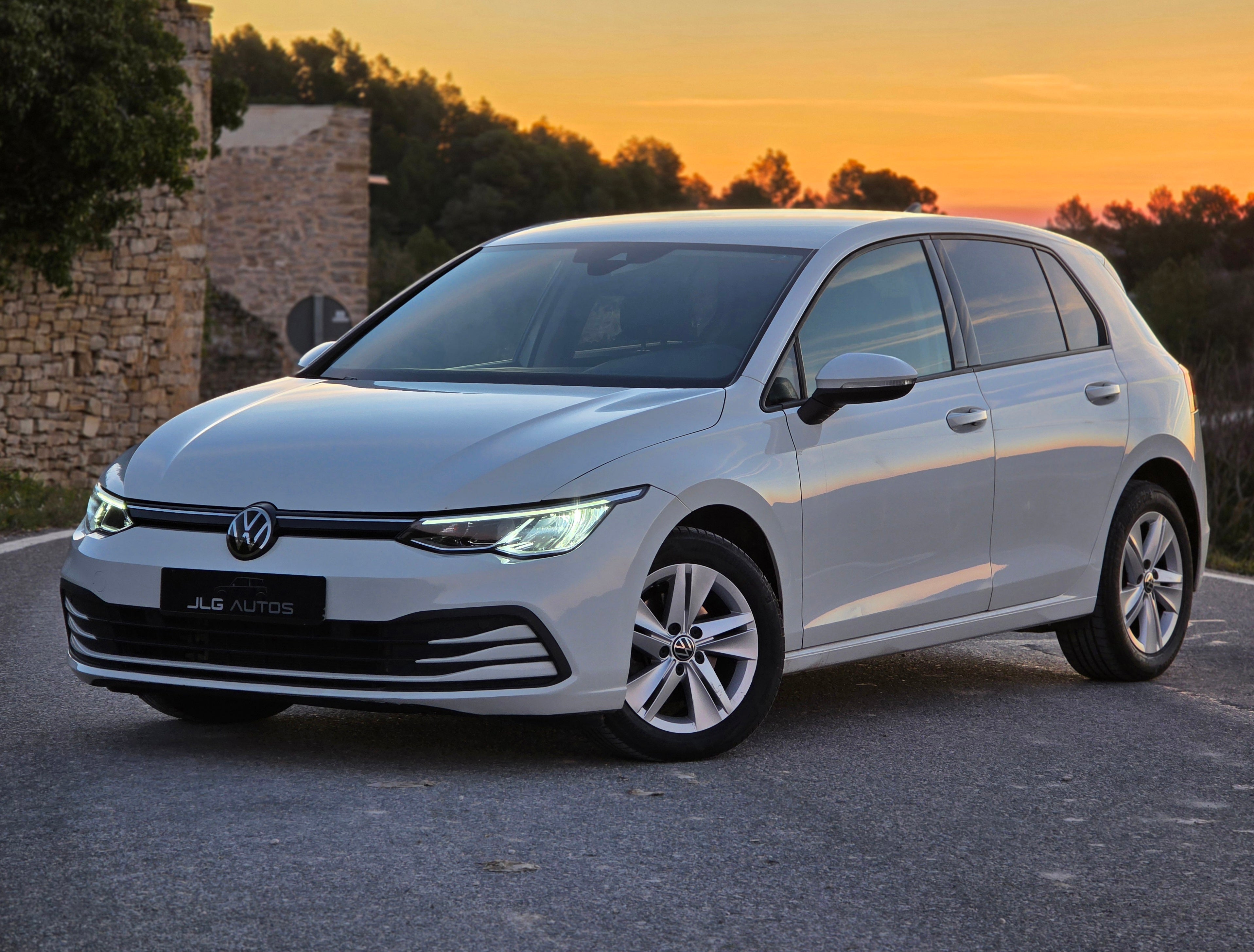 Volkswagen Golf VIII 1.0 eTSI 110CV DSG Life – 2022 – Nacional – Híbrido 48V