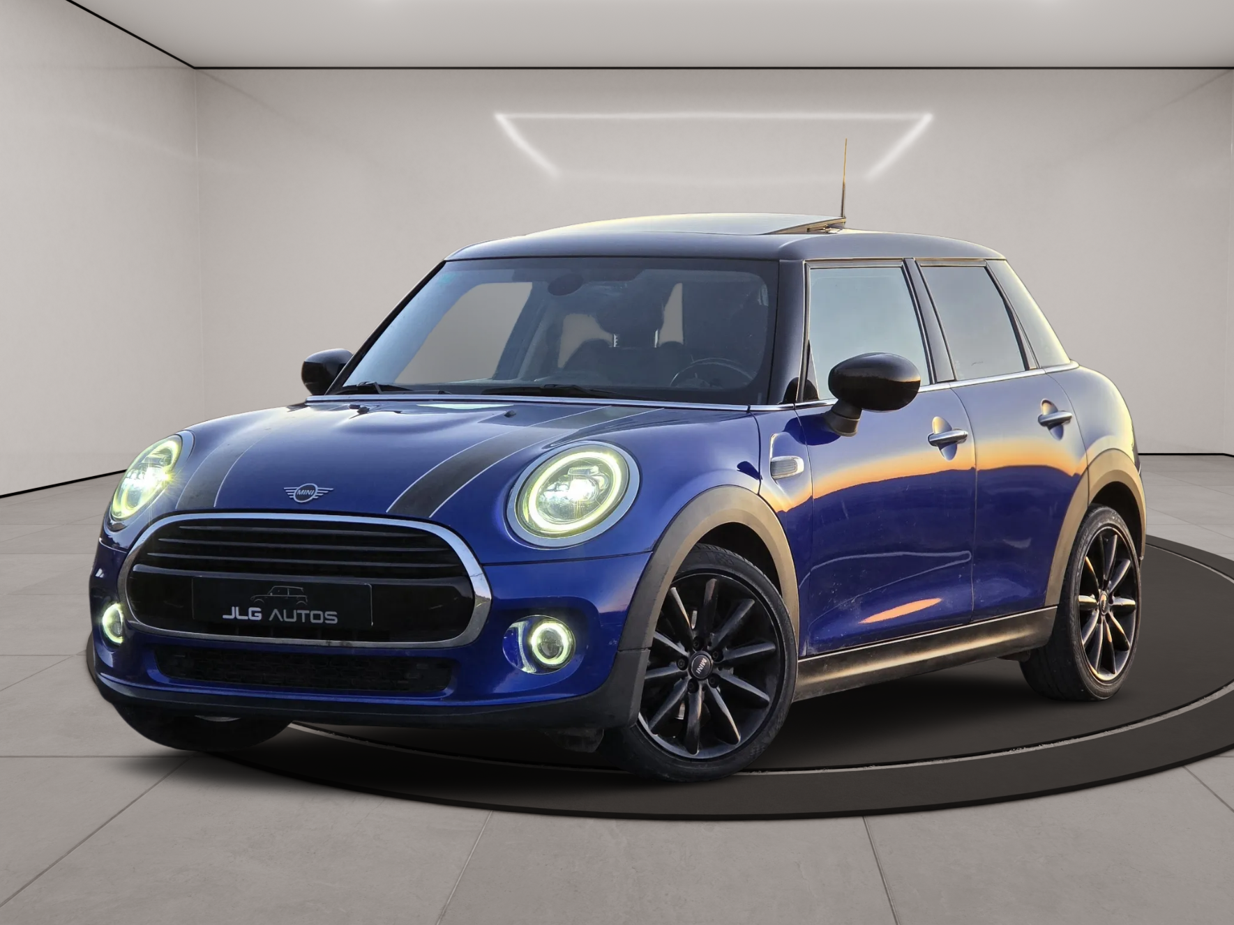 MINI Cooper 5p • 136CV • Panorámico • LED